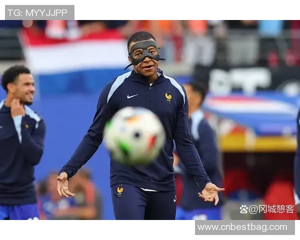 主场全场被嘘的足球球星经历心理挑战与球迷反应的深刻剖析 主场全场被嘘的足球球星经历心理挑战与球迷反应的深刻剖析