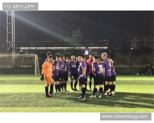 以足球巨星为主题的艺术画框油画点亮热血与激情的经典时刻 以足球巨星为主题的艺术画框油画点亮热血与激情的经典时刻