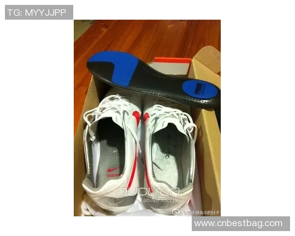 传奇9足球鞋球星上脚展示 助力速度与精准的完美结合 传奇9足球鞋球星上脚展示 助力速度与精准的完美结合