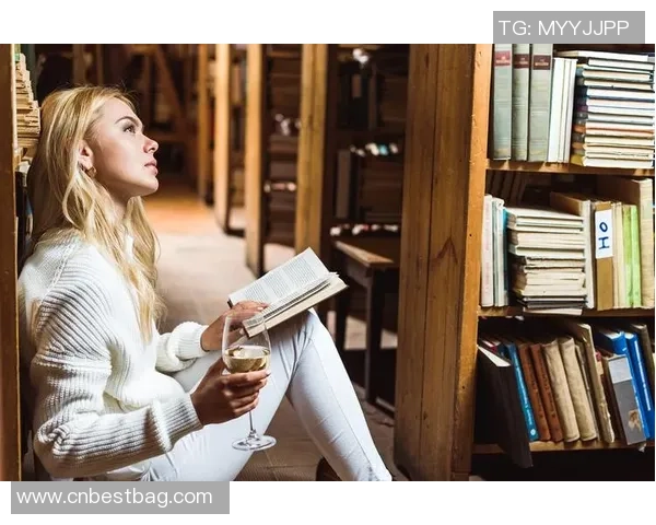 全球十大金发足球明星:光芒四射的金发力量与绿茵场上的传奇风采 全球十大金发足球明星:光芒四射的金发力量与绿茵场上的传奇风采